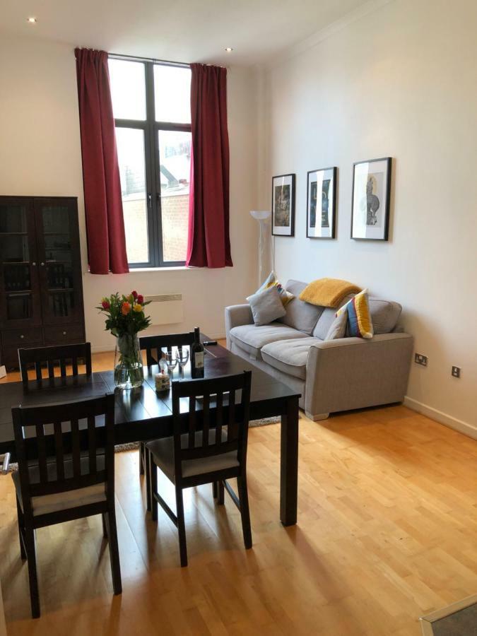 Stylish City Centre Apartment Cardiff Exteriör bild