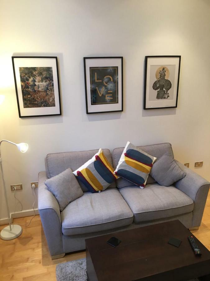 Stylish City Centre Apartment Cardiff Exteriör bild