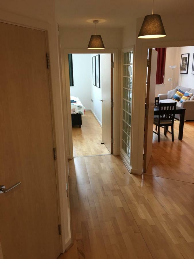 Stylish City Centre Apartment Cardiff Exteriör bild