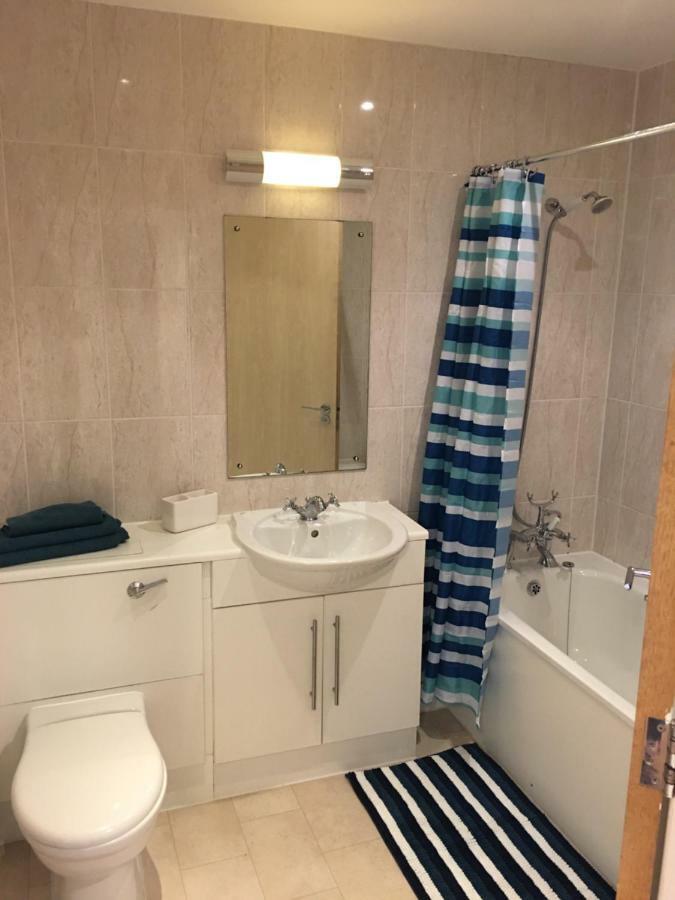 Stylish City Centre Apartment Cardiff Exteriör bild
